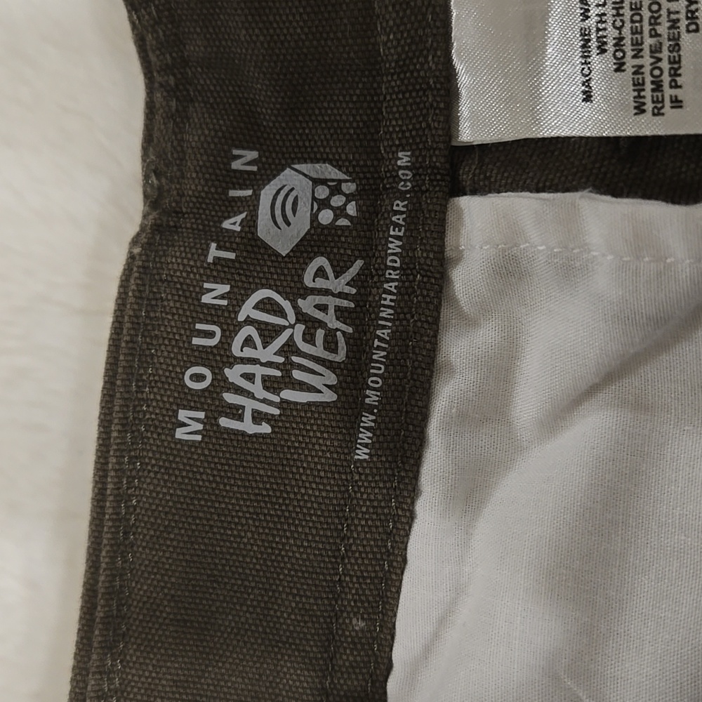 Mountain Hardware Men's Brown Shorts - Picture 7 of 15